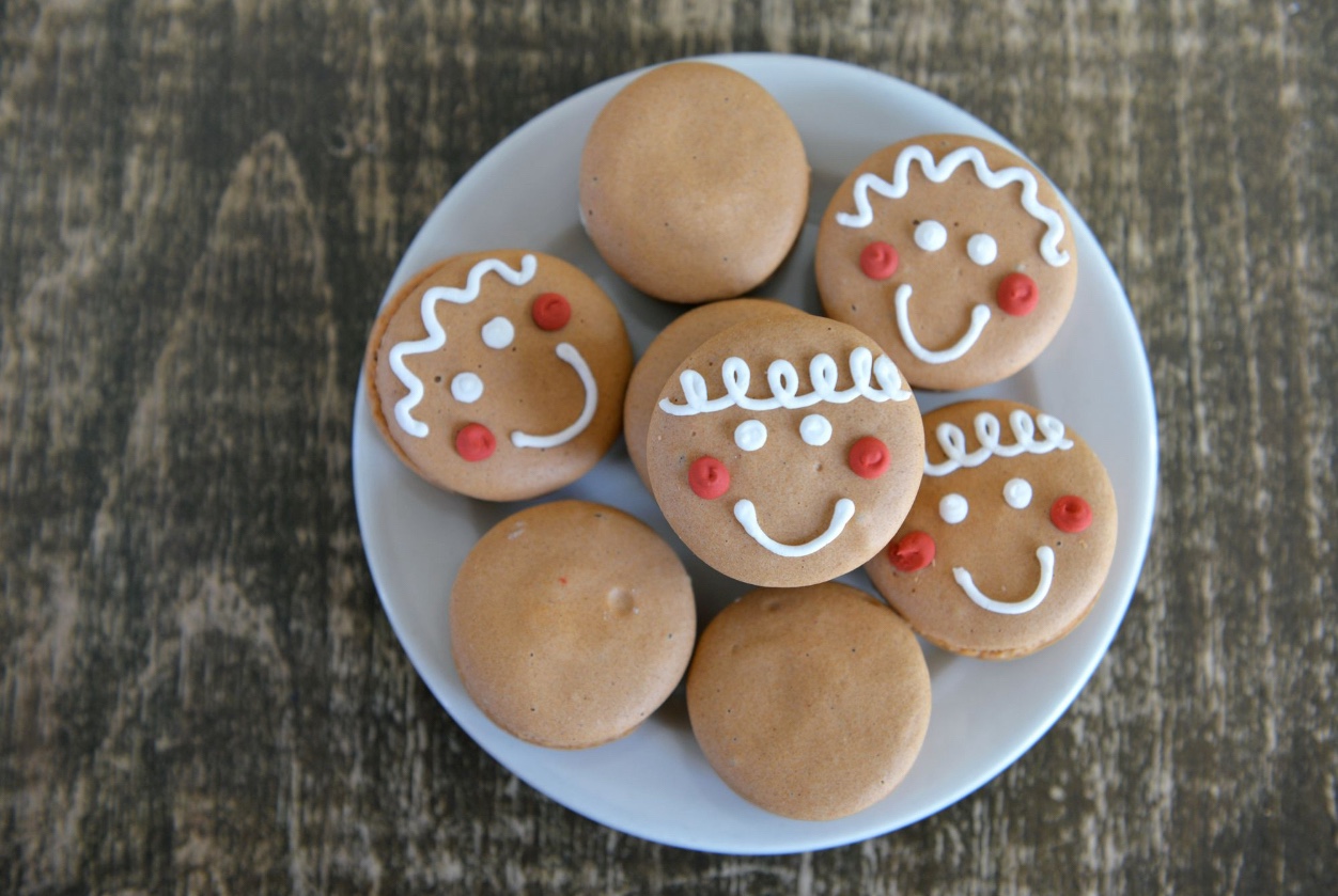 Gingerbread Macarons
